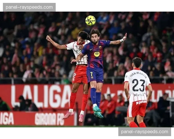 西甲：巴萨1-0塞维利亚，佩德里任意球中柱，费兰补射制胜